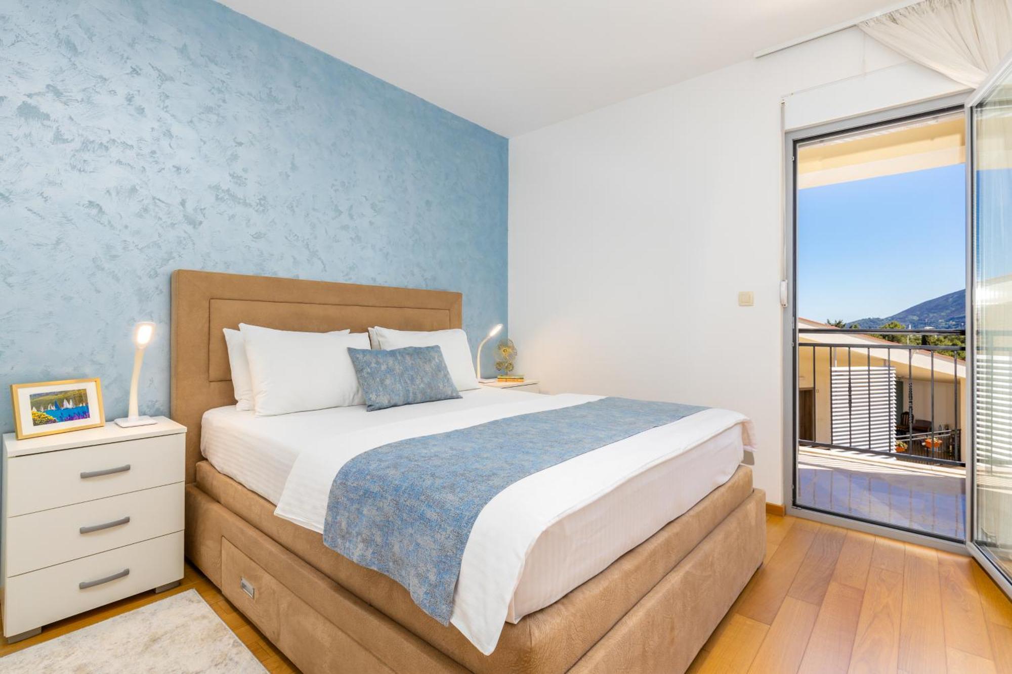Apart Hotel M S Katunjanin ヘルツェグ・ノヴィ エクステリア 写真