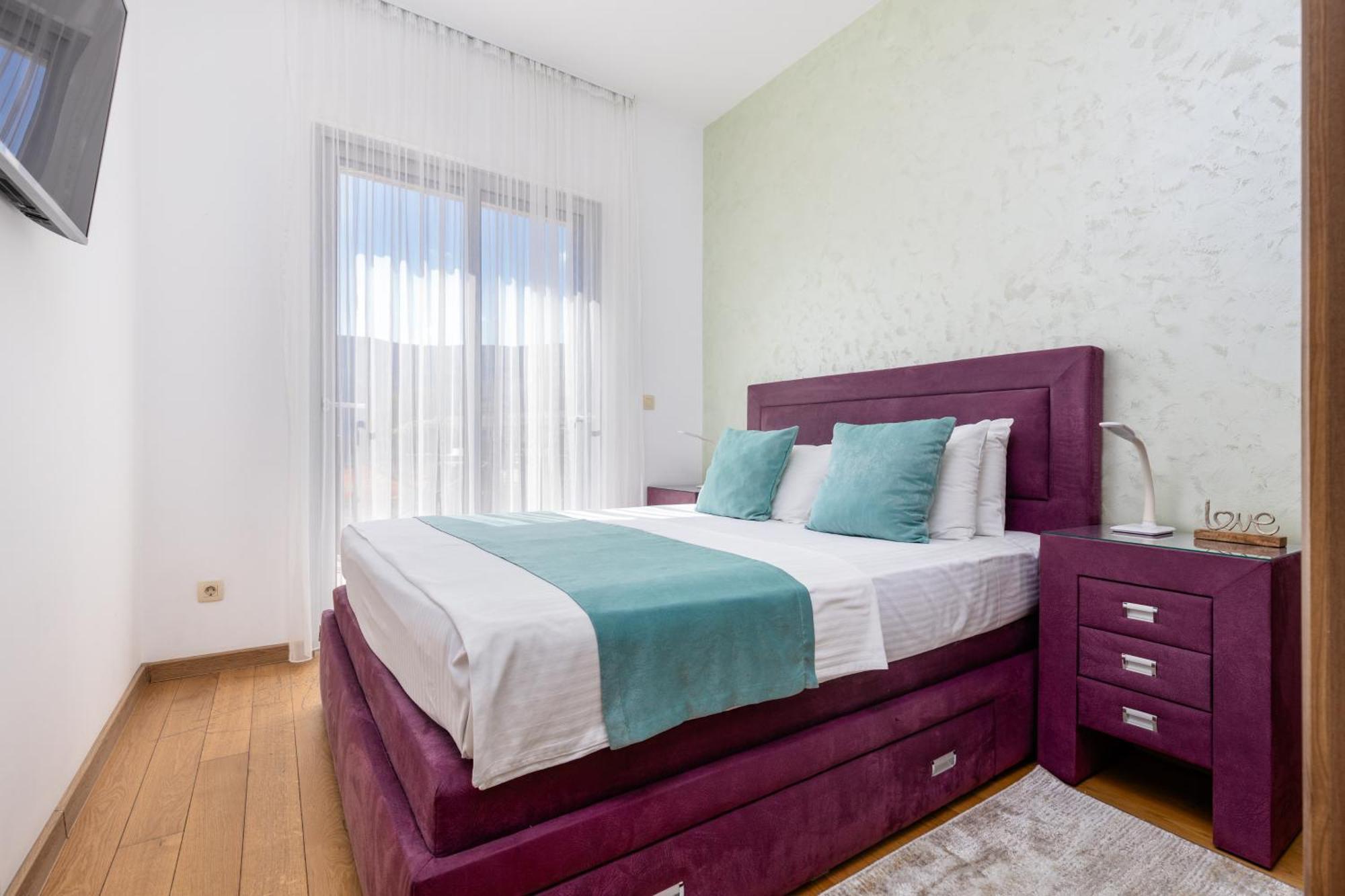 Apart Hotel M S Katunjanin ヘルツェグ・ノヴィ エクステリア 写真