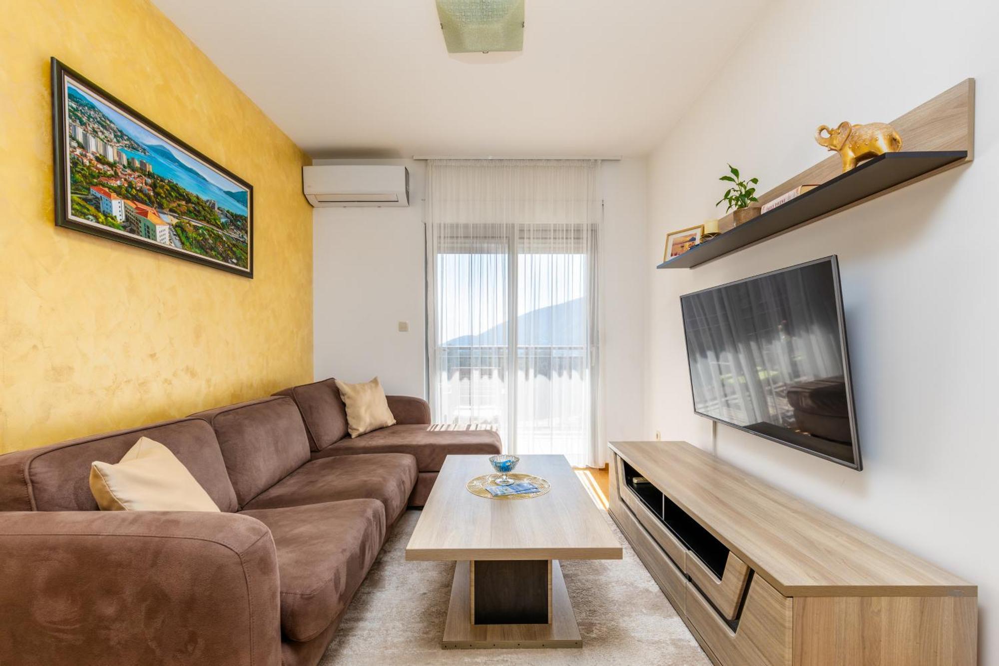 Apart Hotel M S Katunjanin ヘルツェグ・ノヴィ エクステリア 写真
