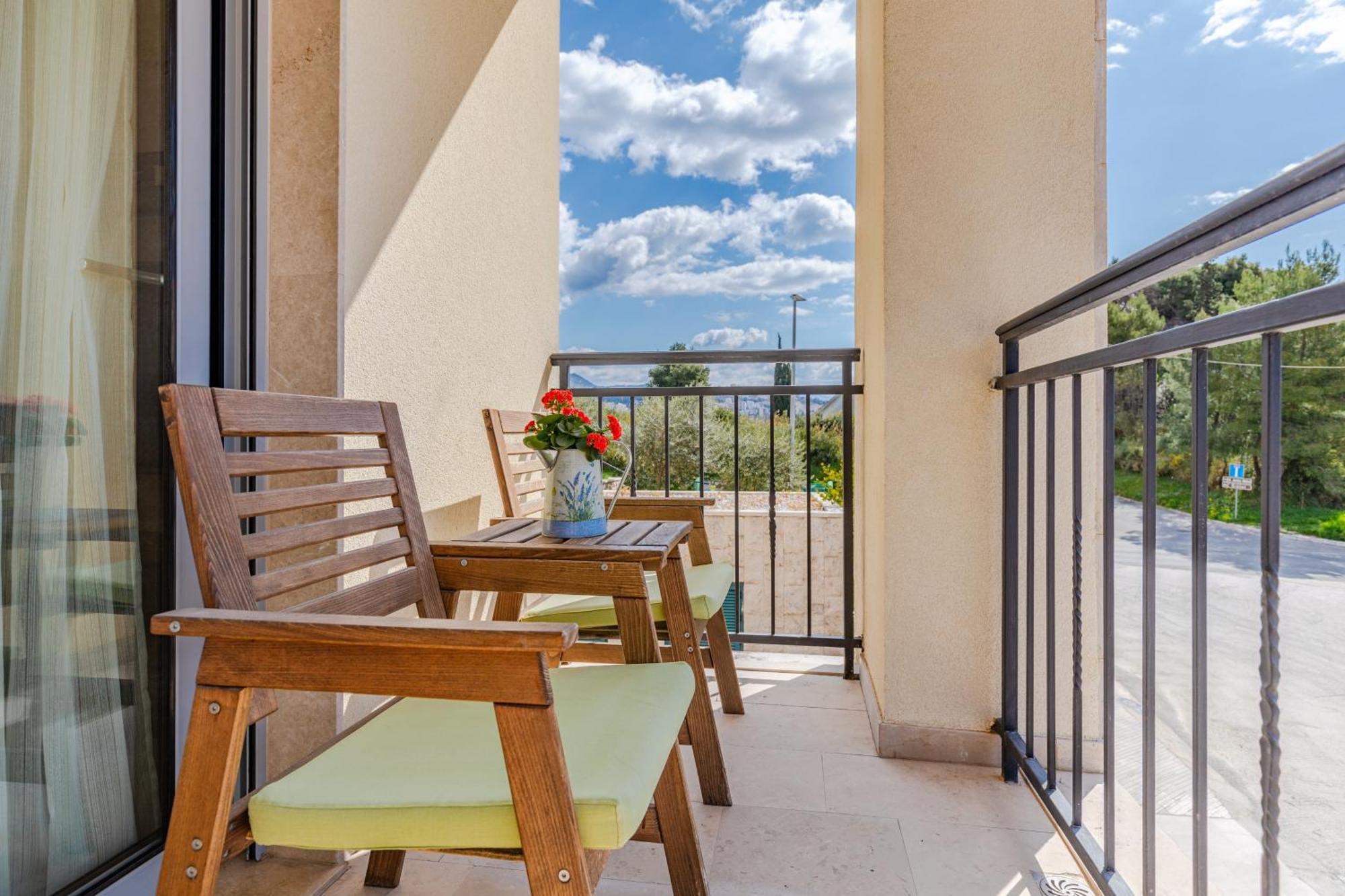 Apart Hotel M S Katunjanin ヘルツェグ・ノヴィ エクステリア 写真