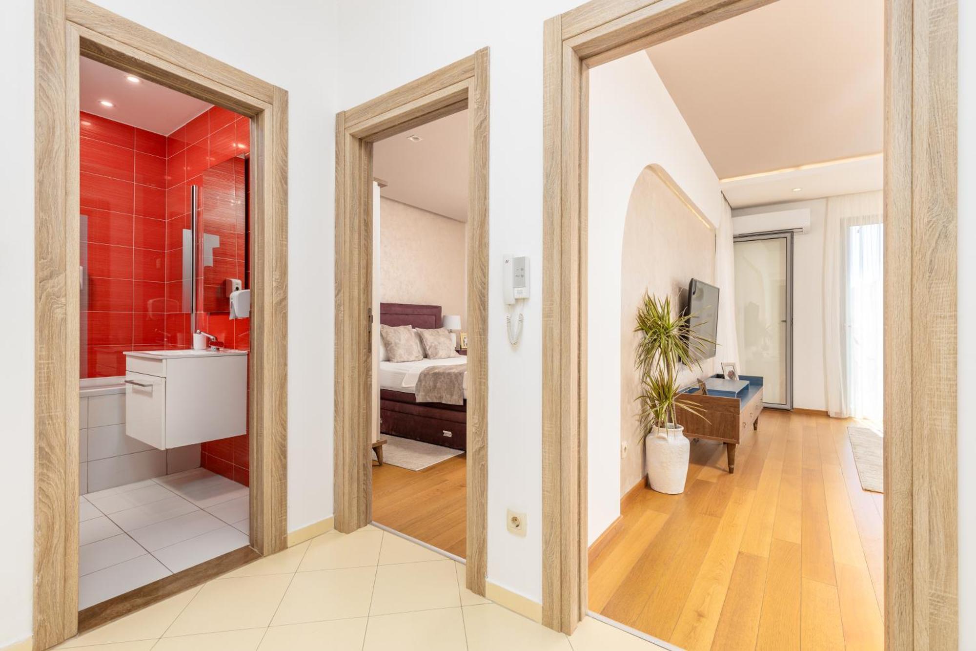 Apart Hotel M S Katunjanin ヘルツェグ・ノヴィ エクステリア 写真